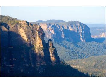 Blue-Mountains-Cliff