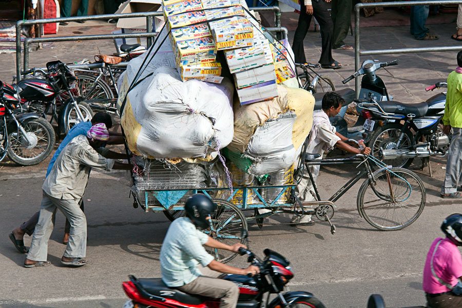 Индийски транспорт. Това май беше в Jaipur.