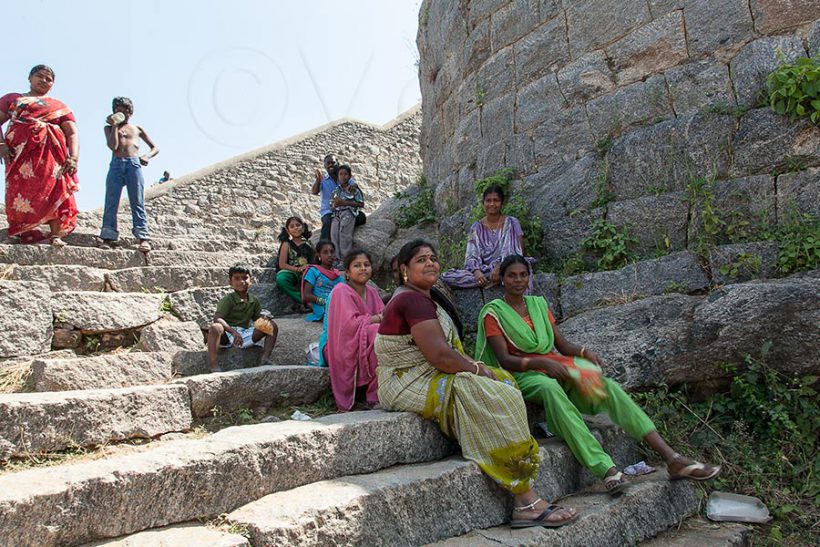 Sometimes I pass resting Indian people, who are happy to have their photo snapped.