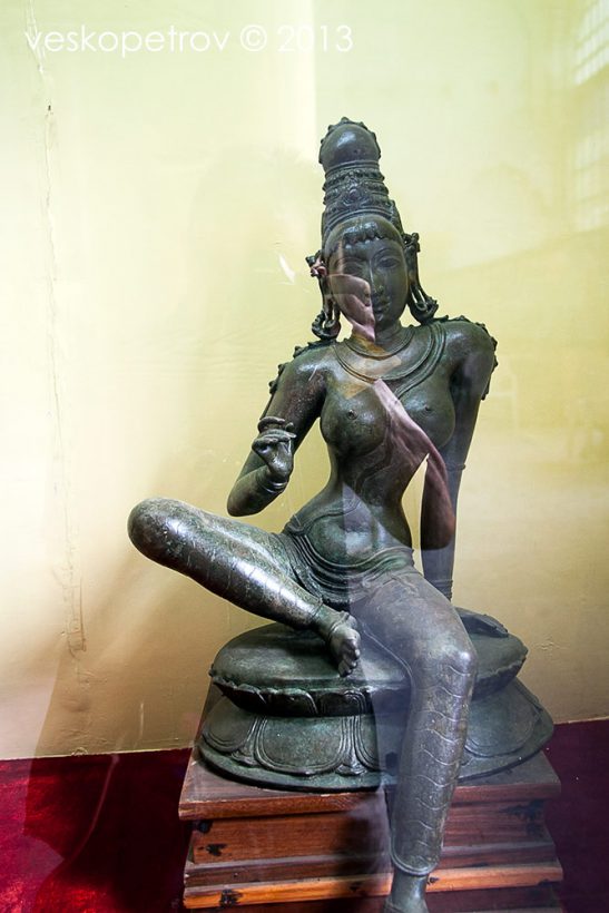 At least i enjoy the sexy 11th century bronze statuette of Parvat