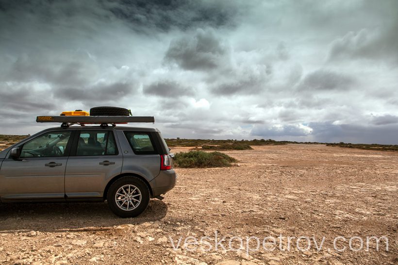 I try to get nearer the sea cliff, but the wind is too strong, it is too dangerous to hang around.