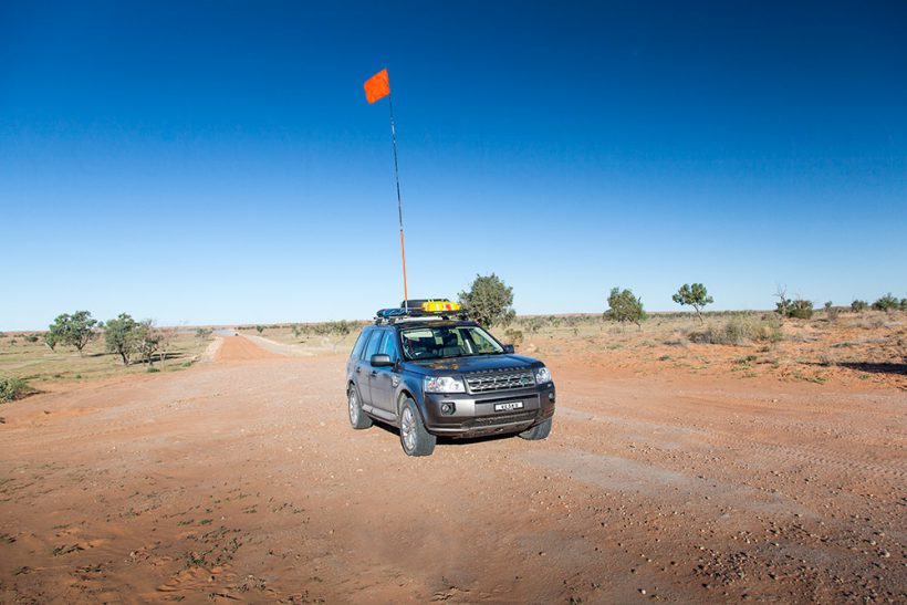 I am ready to tackle the dunes. In the excitement I forget to secure the fishing rod to the orange shaft fastened to the roof rack. It is very tight fit, but it wouldn't hold tomorrow.