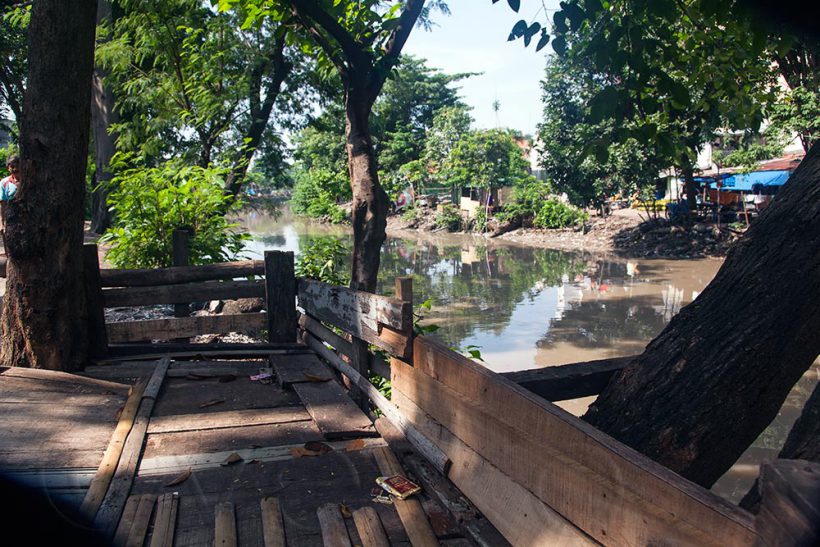 My resting place around the polluted river/canal.