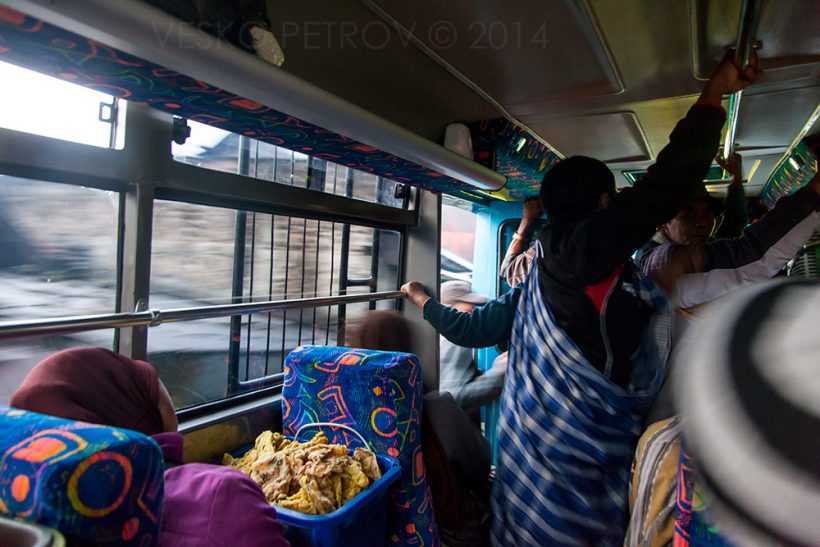 The jazzy bus again. Notice the blue scarf?