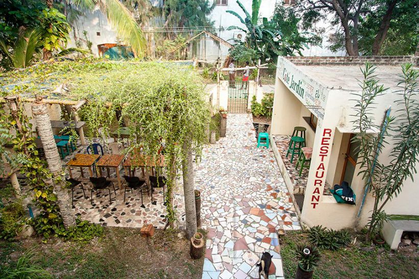 Villa Manikandan at the back.